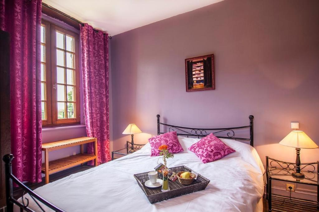 Отель Domaine Le Prieure Chaumont-le-Bourg Экстерьер фото