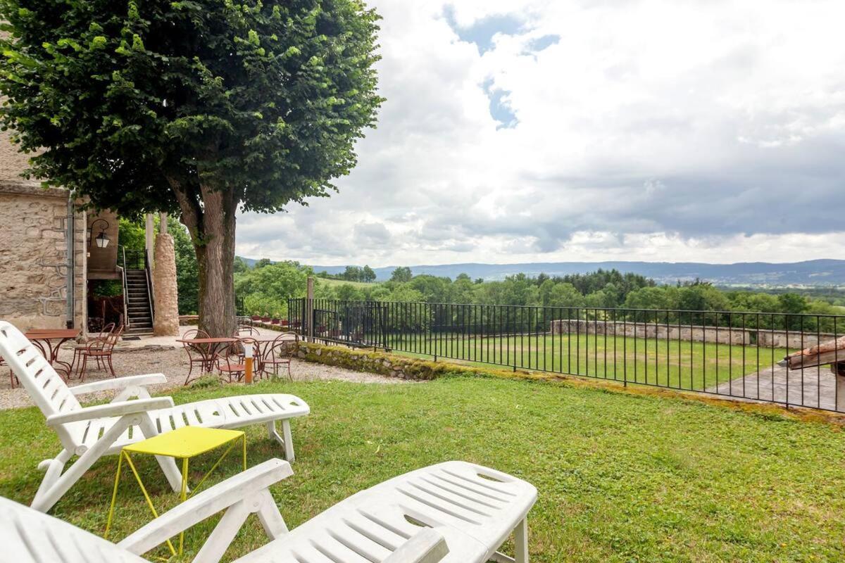 Отель Domaine Le Prieure Chaumont-le-Bourg Экстерьер фото