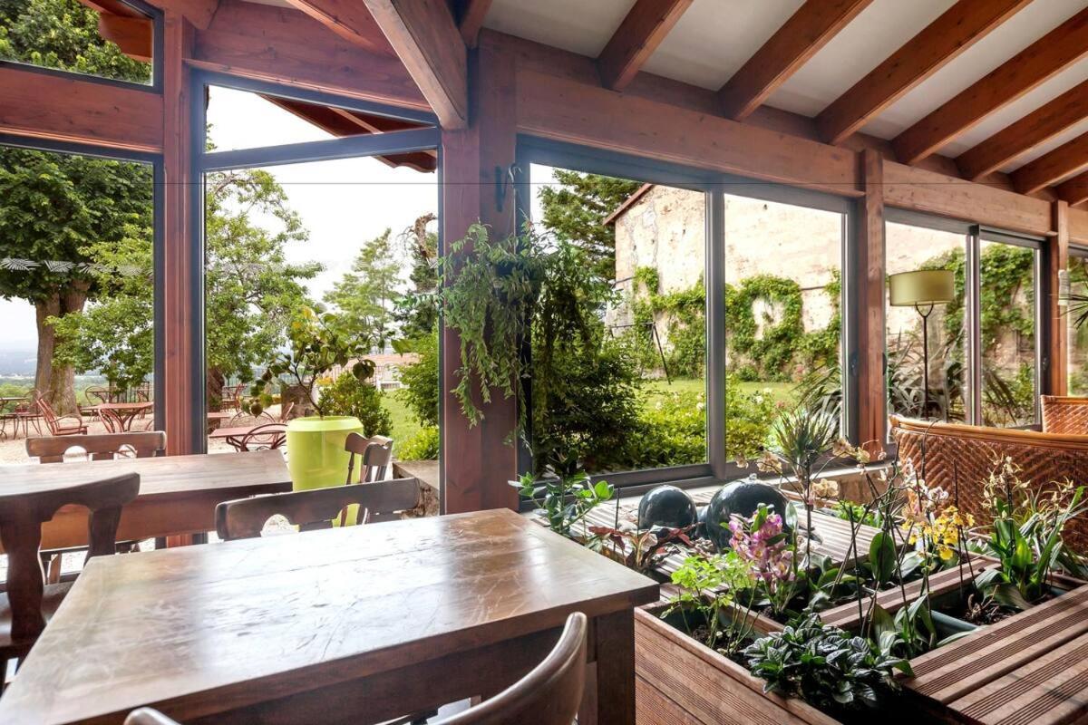 Отель Domaine Le Prieure Chaumont-le-Bourg Экстерьер фото