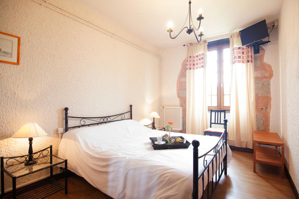 Отель Domaine Le Prieure Chaumont-le-Bourg Номер фото
