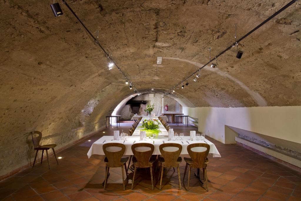 Отель Domaine Le Prieure Chaumont-le-Bourg Экстерьер фото
