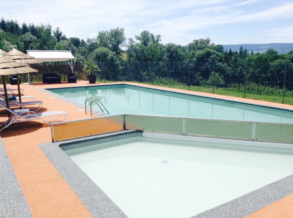 Отель Domaine Le Prieure Chaumont-le-Bourg Экстерьер фото