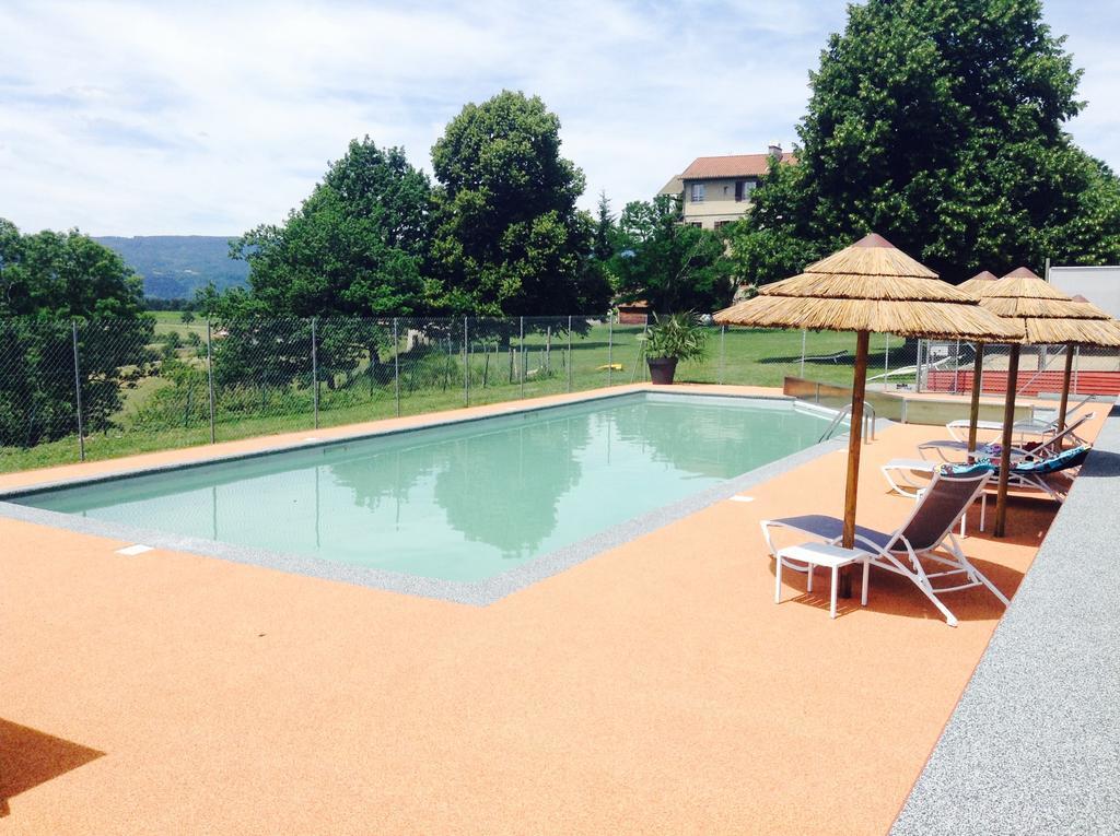 Отель Domaine Le Prieure Chaumont-le-Bourg Экстерьер фото