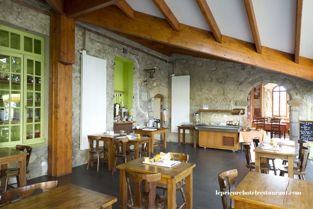 Отель Domaine Le Prieure Chaumont-le-Bourg Экстерьер фото
