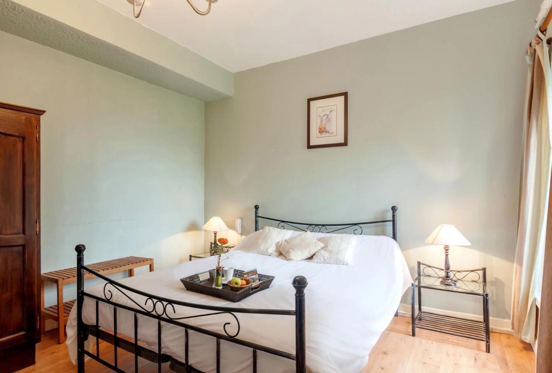 Отель Domaine Le Prieure Chaumont-le-Bourg Номер фото