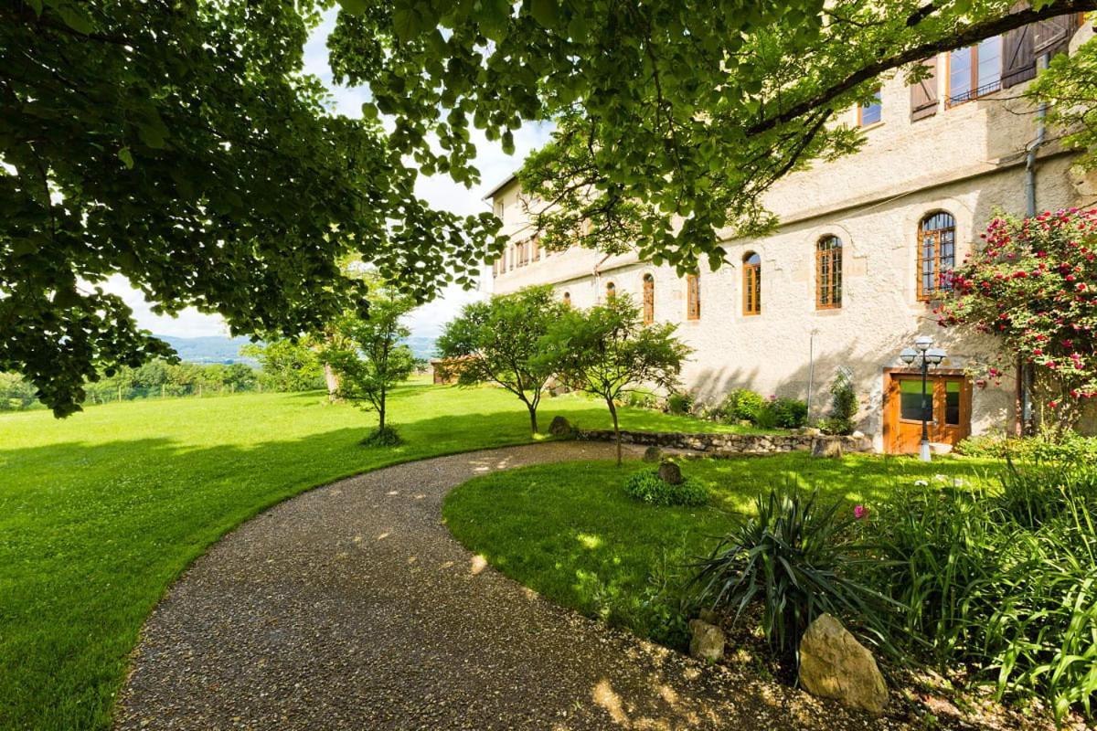 Отель Domaine Le Prieure Chaumont-le-Bourg Экстерьер фото