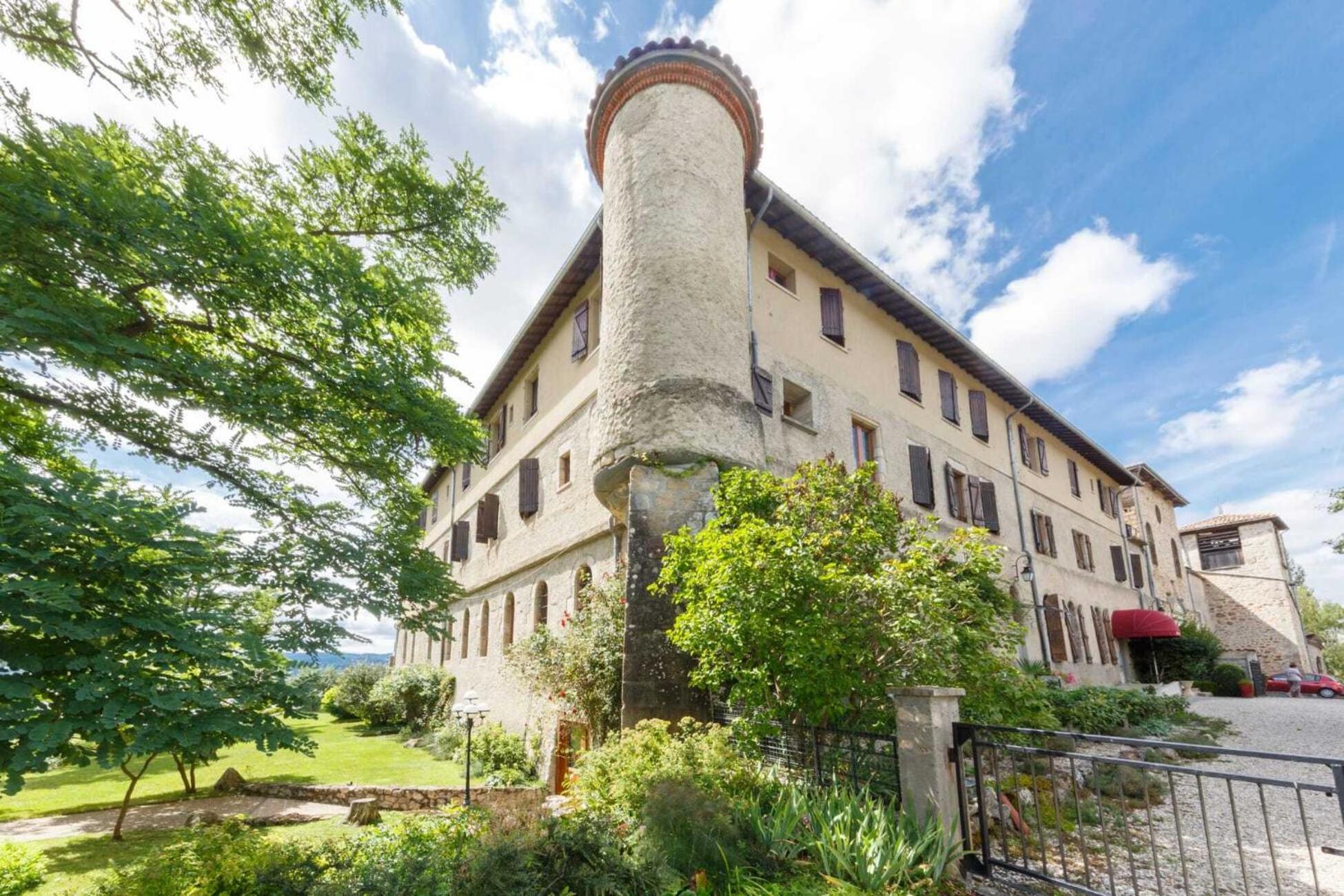 Отель Domaine Le Prieure Chaumont-le-Bourg Экстерьер фото