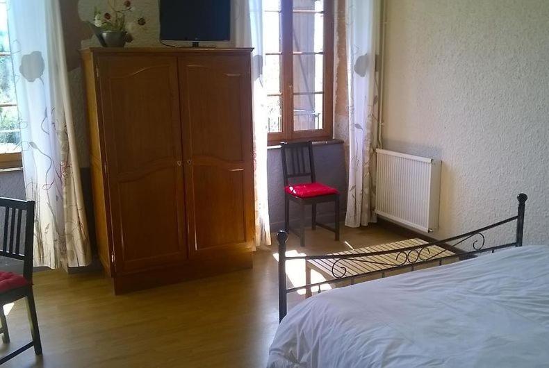Отель Domaine Le Prieure Chaumont-le-Bourg Номер фото