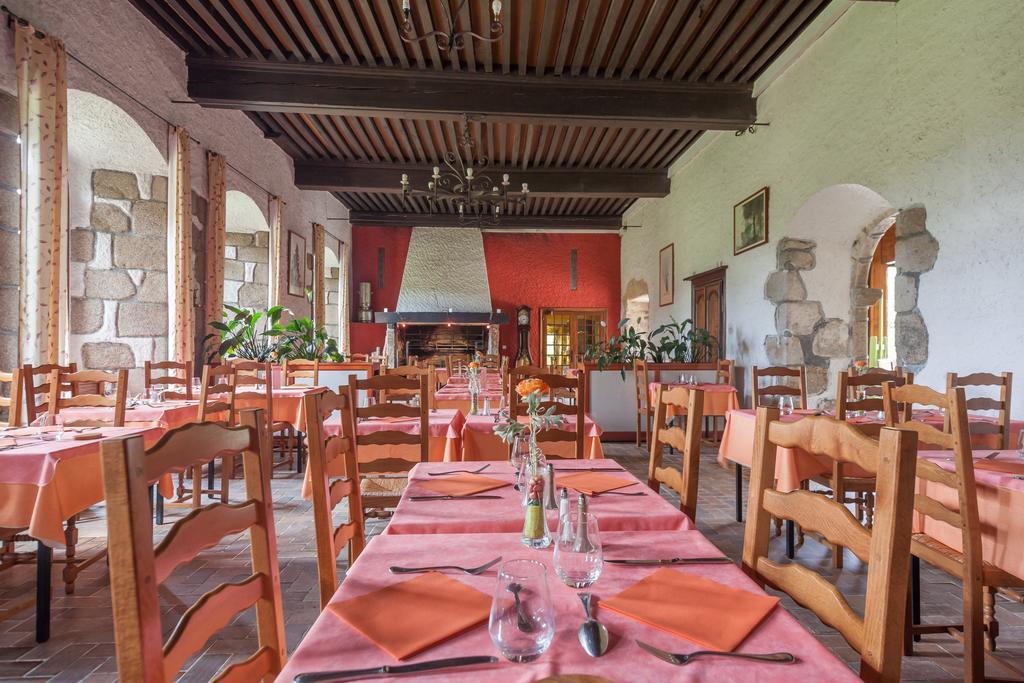 Отель Domaine Le Prieure Chaumont-le-Bourg Экстерьер фото