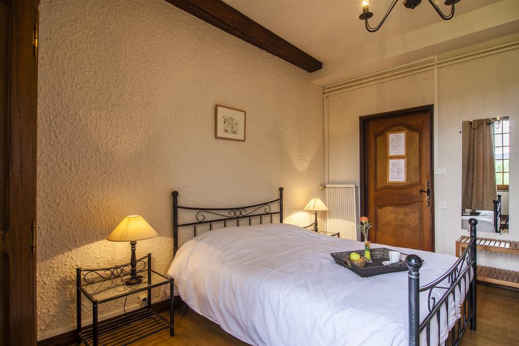 Отель Domaine Le Prieure Chaumont-le-Bourg Экстерьер фото