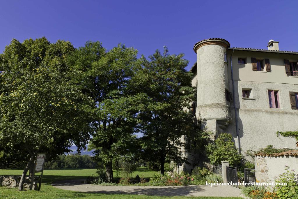Отель Domaine Le Prieure Chaumont-le-Bourg Экстерьер фото