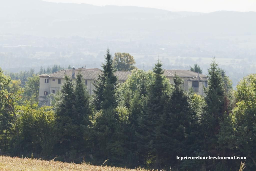 Отель Domaine Le Prieure Chaumont-le-Bourg Экстерьер фото