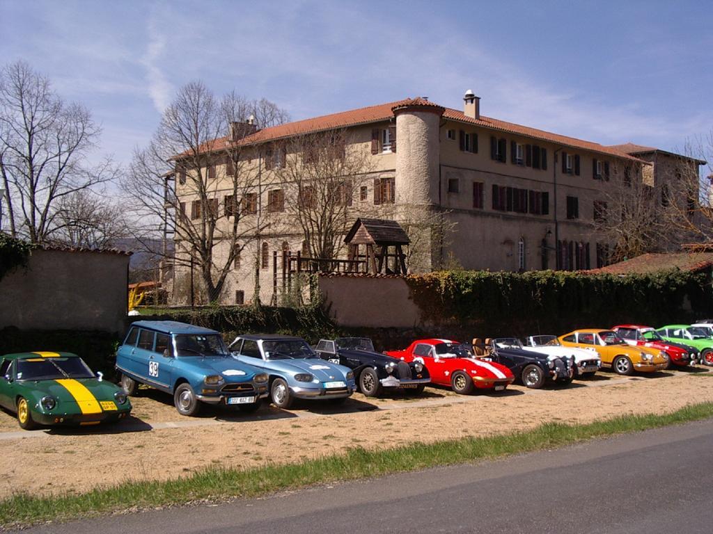 Отель Domaine Le Prieure Chaumont-le-Bourg Экстерьер фото