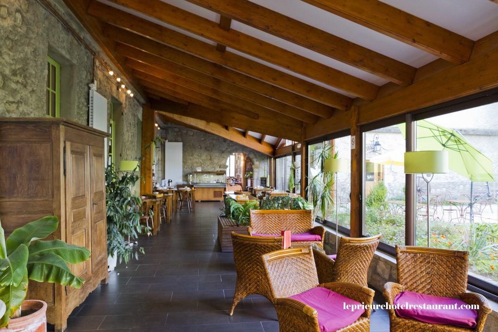 Отель Domaine Le Prieure Chaumont-le-Bourg Экстерьер фото